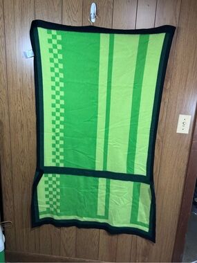 Nintendo Mario Green Pipe Throw Blanket - 51.5” long, 30.5” wide‎